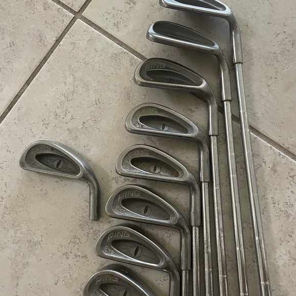 Ping EYE golf clubs in right handed 
8 complete irons plus 1 head only - Picture 5 of 10